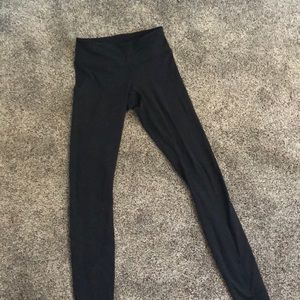 Wunder under full length black lulumeon leggings